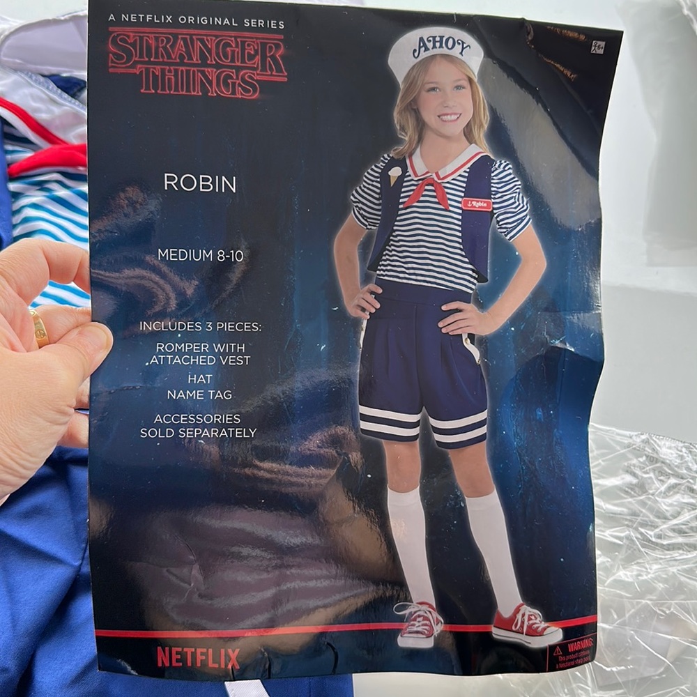 Sailor girl or Robin from strangers things